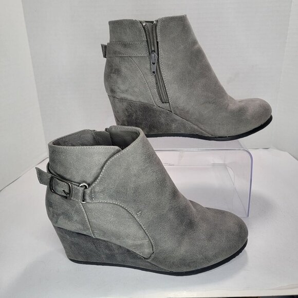 London Fog Martha Womens 9 Grey Wedge Ankle Bootie with Buckle Vegan Casual Boot - Picture 1 of 10